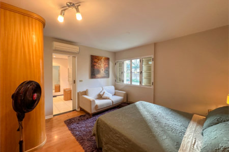 Casa à venda com 3 quartos, sendo 1 suíte,  no condomínio Barão do Triunfo, São Paulo - SP