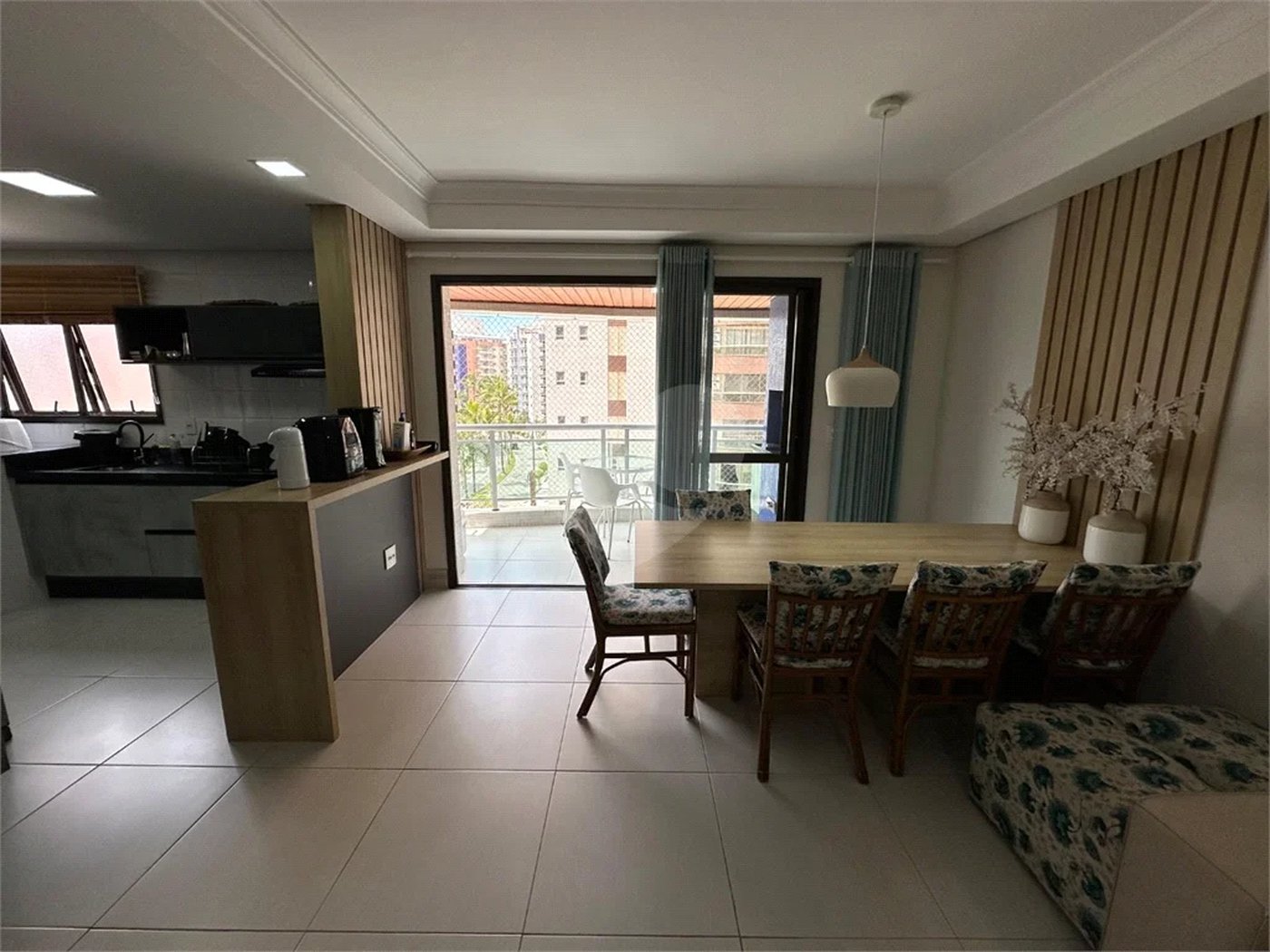 Apartamento à venda com 3 quartos, sendo 1 suíte, em Riviera de São Lourenço, Bertioga, SP