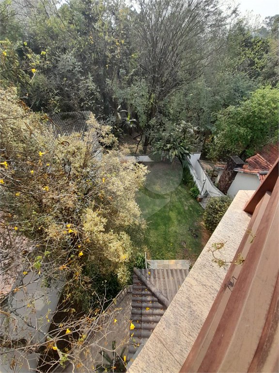 3 AMPLAS SUITES MAIS ECRITORIO MUITO VERDE E AMPLO QUINTAL