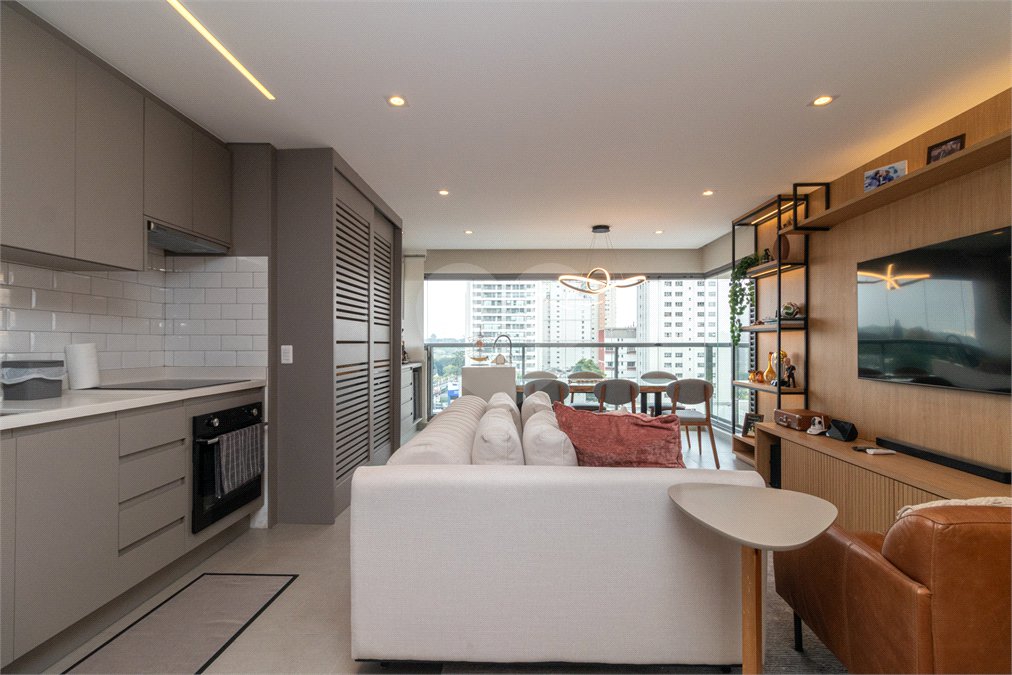 Apartamento à venda com 2 suítes em Santo Amaro, São Paulo, SP