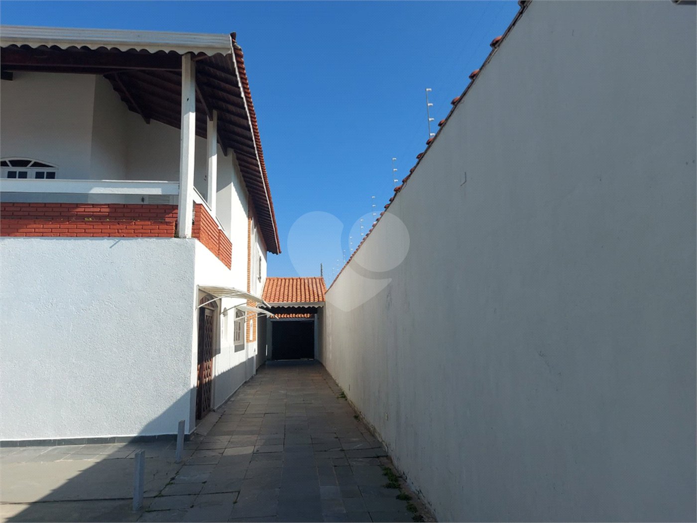 Sobrado à venda ou para alugar com 4 suítes em Balneário Arpoador, Peruíbe, SP