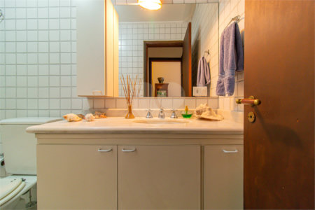 Casa à venda com 3 quartos, sendo 1 suíte,  no condomínio Jardim Hipico, São Paulo - SP