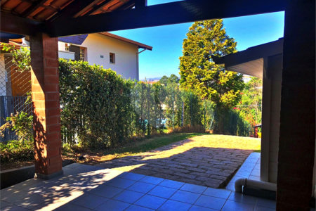 Casa à venda com 4 quartos, sendo 2 suítes, no condomínio Estância Marambaia, Vinhedo - SP