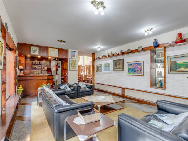 Casa à venda com 4 suítes no condomínio Granja do Morumbi, São Paulo - SP