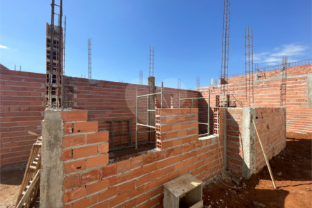 Casa à venda com 3 quartos, sendo 1 suíte, no condomínio Tivolli Residencial, Itapetininga - SP