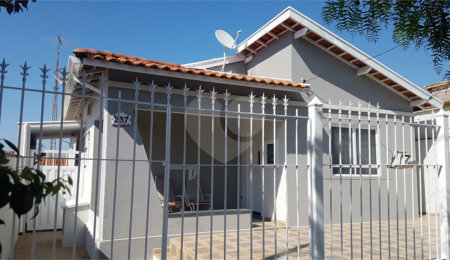 Casa à venda com 3 quartos, sendo 1 suíte,  no Centro, Vinhedo, SP