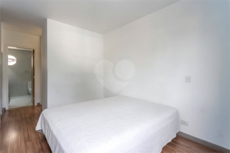 Apartamento à venda com 3 quartos, sendo 1 suíte, em Santo Amaro, São Paulo, SP