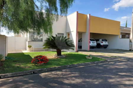 Casa à venda com 4 quartos, sendo 2 suítes, no condomínio Lagos D Icaraí, Salto - SP
