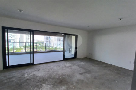 Apartamento à venda com 4 quartos, sendo 3 suítes, em Água Branca, São Paulo, SP