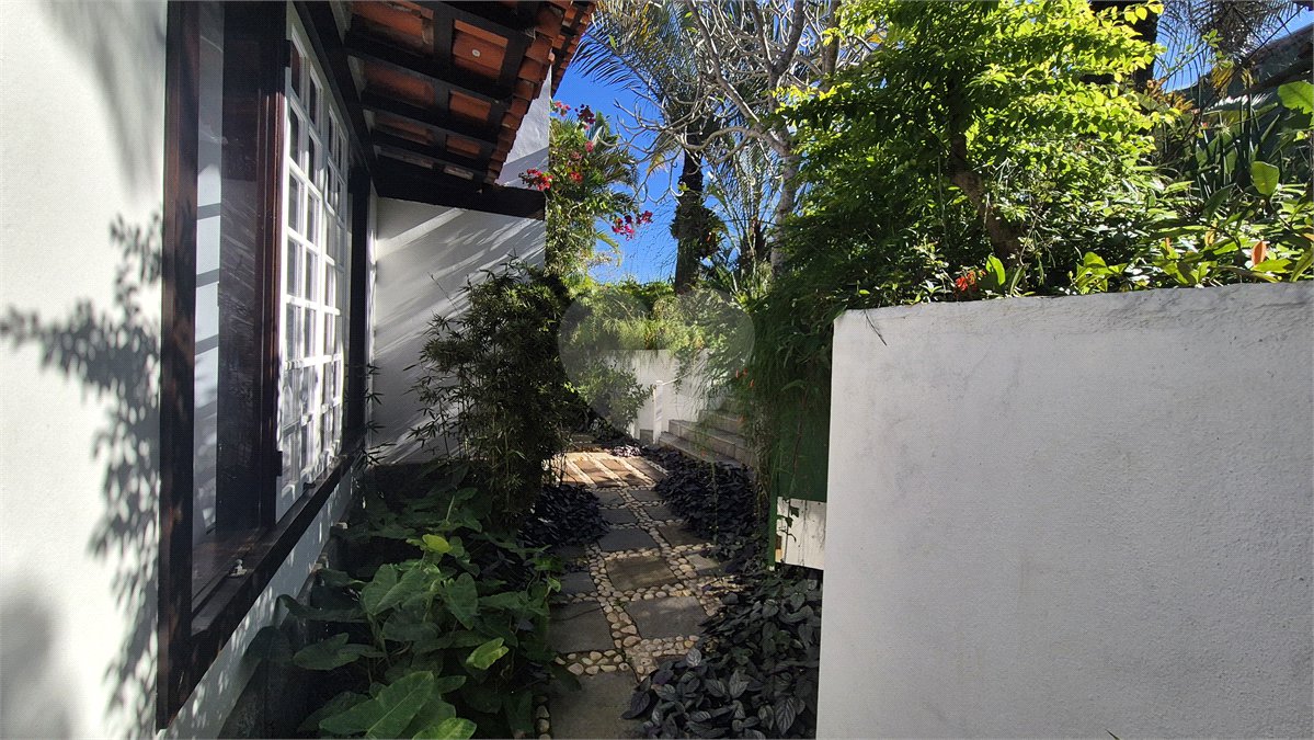 Casa em condomínio à venda com 4 quartos, sendo 3 suítes,  em Geribá, Armação dos Búzios, RJ