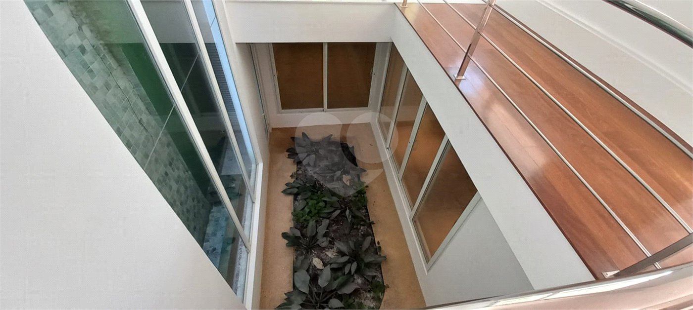 Sobrado à venda ou para alugar com 7 quartos, sendo 4 suítes,  em Cidade Jardim, São Paulo, SP