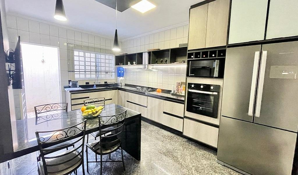 Casa à venda com 3 quartos, sendo 1 suíte,  em Jardim Wanel Ville IV, Sorocaba, SP