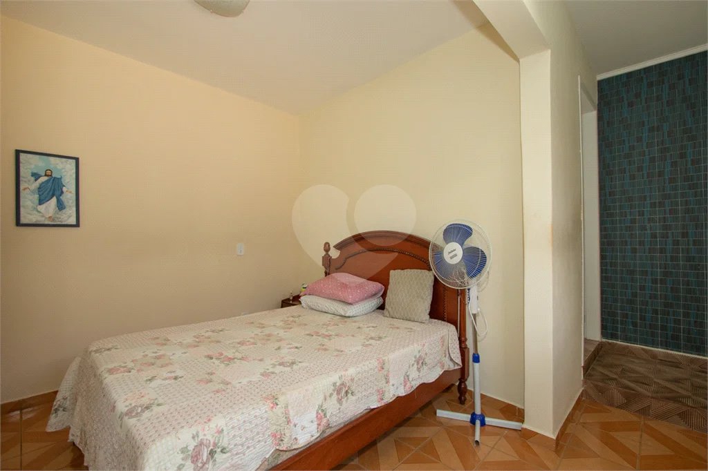Sobrado à Venda com 2 suites no Tremembé.