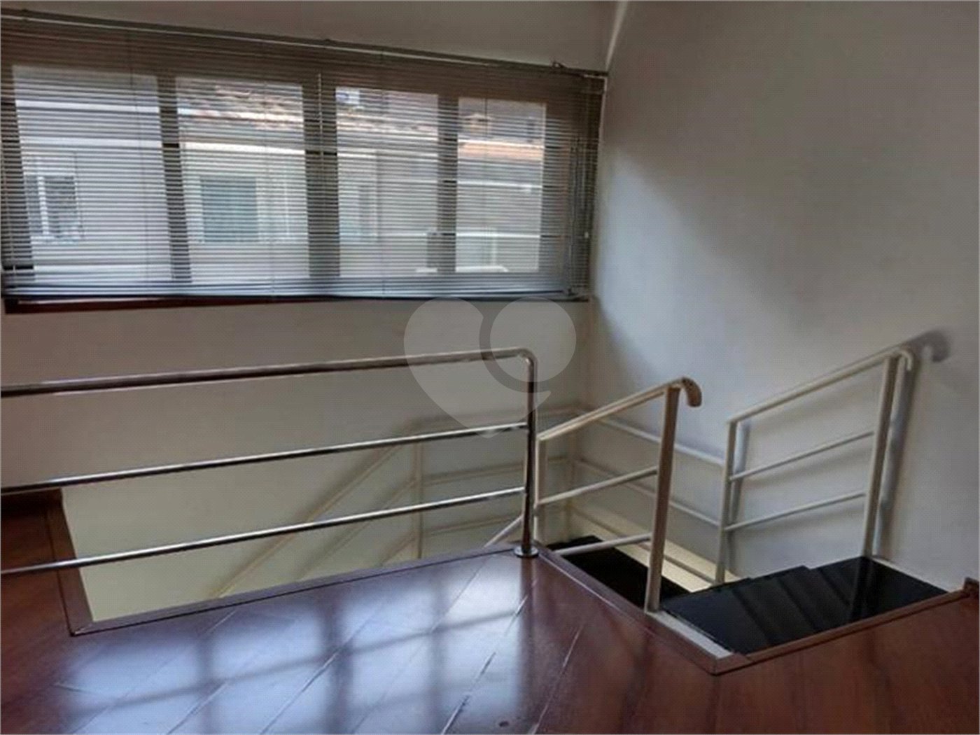 Sobrado à venda com 5 quartos, sendo 3 suítes, em Tremembé, São Paulo, SP