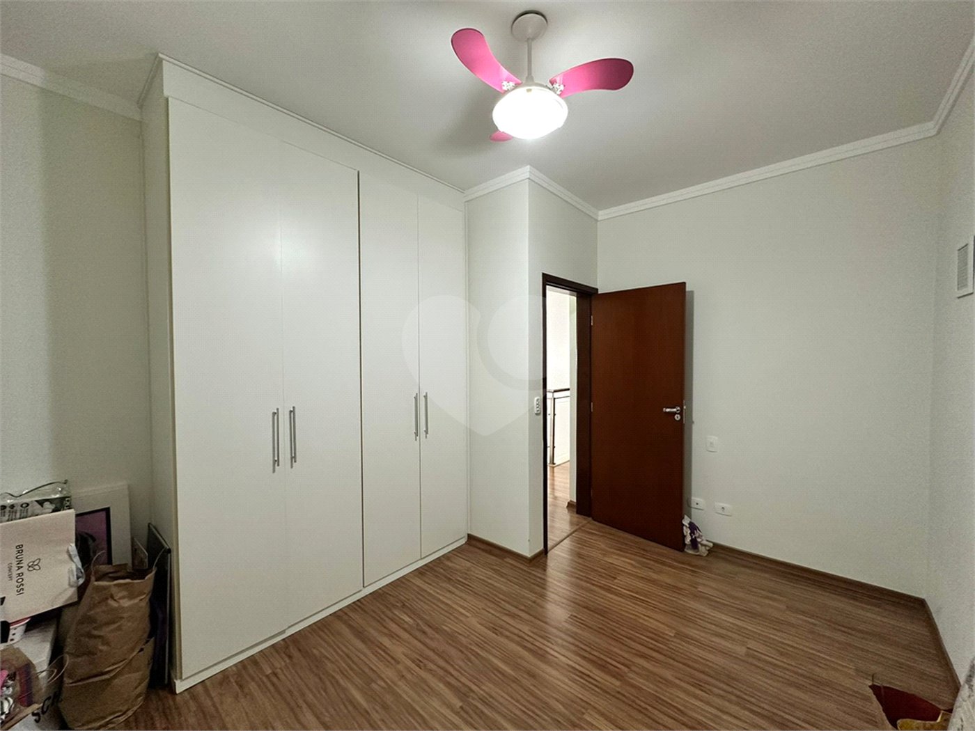 Casa à venda com 3 quartos, sendo 1 suíte, no condomínio Ibiti Royal Park, Sorocaba - SP