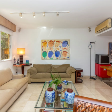 Casa à venda com 4 quartos, sendo 2 suítes, em Alto da Boa Vista, São Paulo, SP