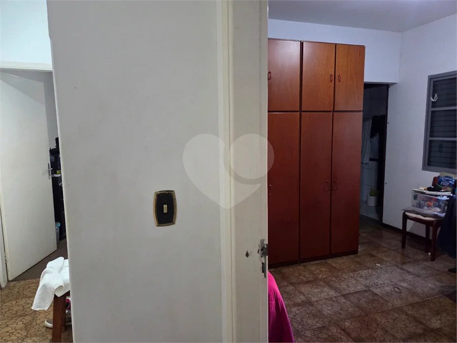Casa à Venda com 5 quartos em Atibaia/SP