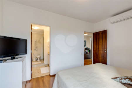 Apartamento à venda com 3 quartos, sendo 1 suíte,  em Granja Julieta, São Paulo, SP