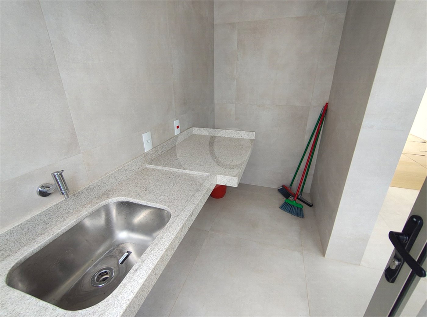 Casa à venda com 4 quartos, sendo 3 suítes,  no condomínio Villa Verde, Jundiaí - SP