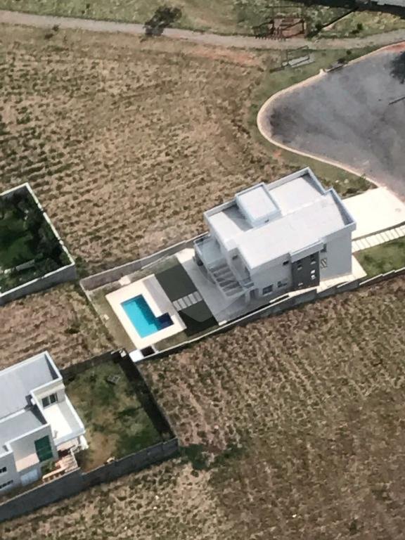 Casa à venda com 4 suítes no condomínio Santa Maria, Cotia - SP