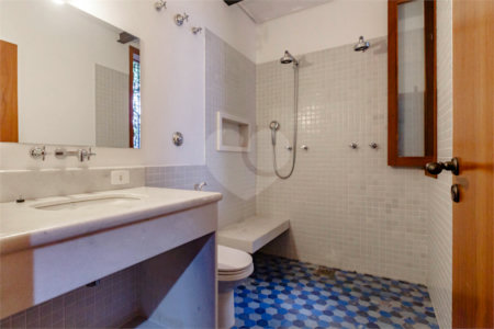 Casa à venda com 3 quartos, sendo 2 suítes, em Jardim América, São Paulo, SP