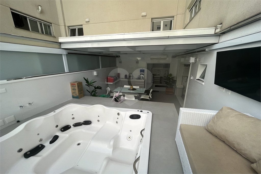 Apartamento à venda com 2 suítes em Barra Funda, São Paulo, SP