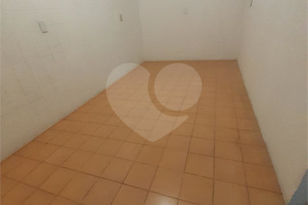 Sobrado à venda com 4 quartos em Vila Correa, Ferraz de Vasconcelos, SP