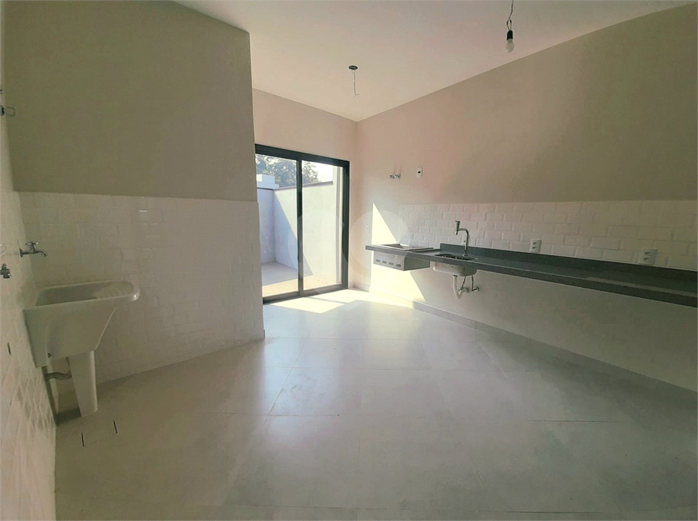 Casa à venda com 3 quartos, sendo 1 suíte, em Residencial/Comercial, Vinhedo, SP