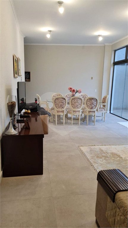 Sobrado à venda com 4 quartos, sendo 2 suítes, em Jardim Franca, São Paulo, SP