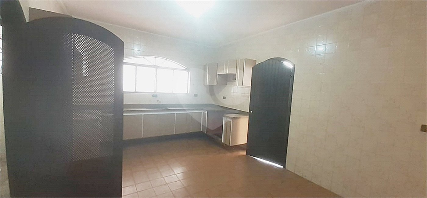 Sobrado à venda com 4 quartos, sendo 2 suítes,  em Vila Maria, São Paulo, SP