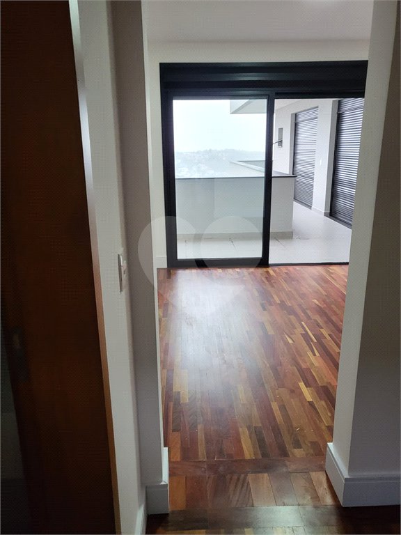 Casa à venda com 3 suítes no condomínio Hills, Arujá - SP