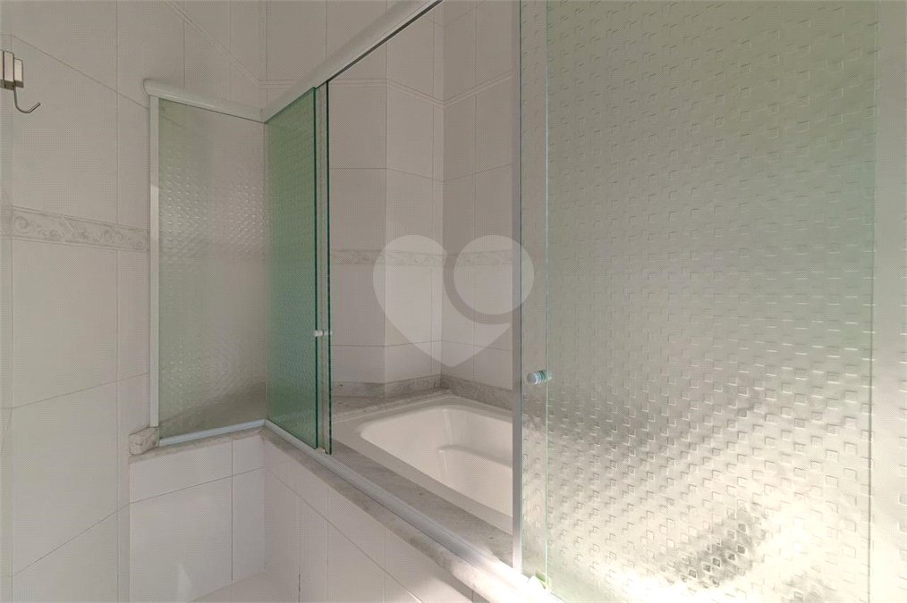Casa à venda com 4 suítes no condomínio Tivoli, Sorocaba - SP