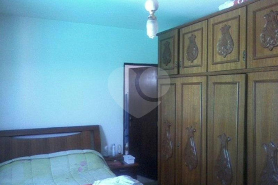 Sobrado à venda com 6 quartos, sendo 4 suítes, em Parque Edu Chaves, São Paulo, SP