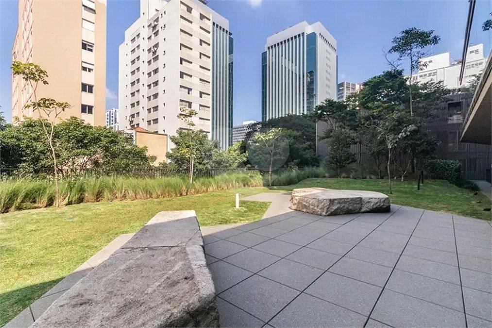 Apartamento para alugar com 4 quartos, sendo 3 suítes, em Pinheiros, São Paulo, SP