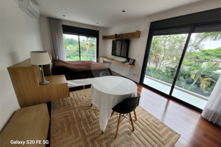 Casa à venda com 3 suítes em Jardim Prudência, São Paulo, SP