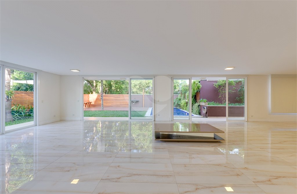 Casa à venda com 4 suítes no condomínio Porto Fino, São Paulo - SP