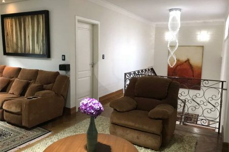 Sobrado à venda com 4 quartos, sendo 3 suítes, em Jardim Franca, São Paulo, SP