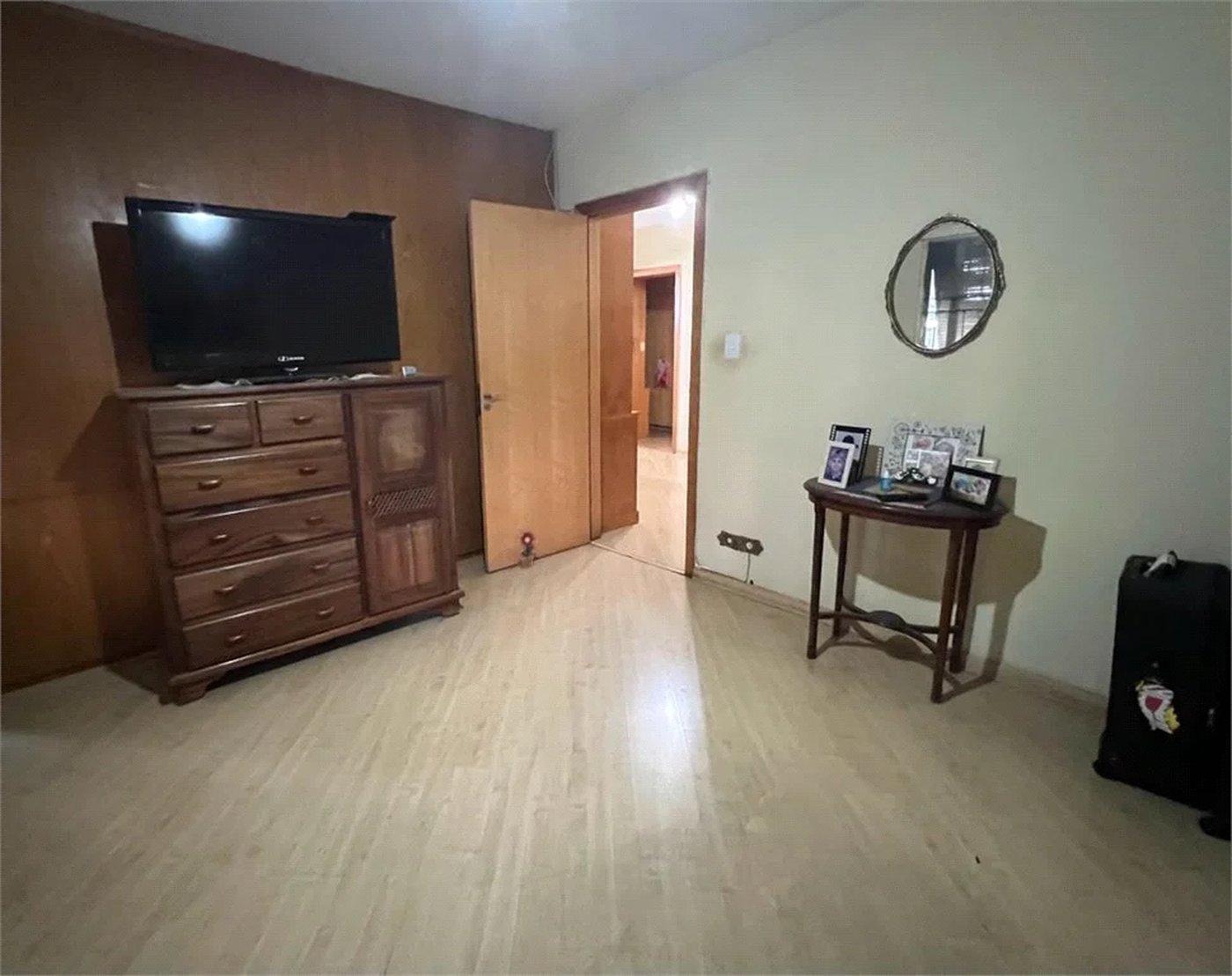 Casa à venda com 4 quartos, sendo 1 suíte, em Jardim das Vertentes, São Paulo, SP