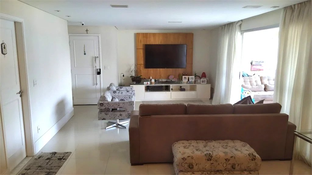 Apartamento à venda com 3 suítes em Jardim Londrina, São Paulo, SP