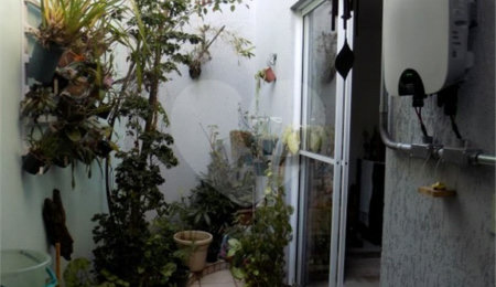 Casa à venda com 3 quartos, sendo 1 suíte,  no condomínio Morada dos Pinheiros, São Paulo - SP