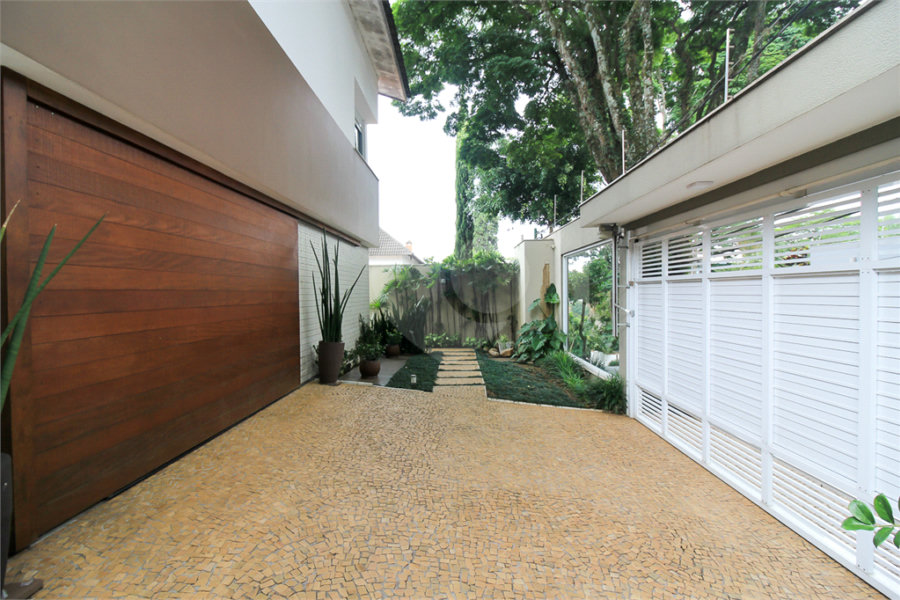 Sobrado à venda com 4 suítes em Tremembé, São Paulo, SP