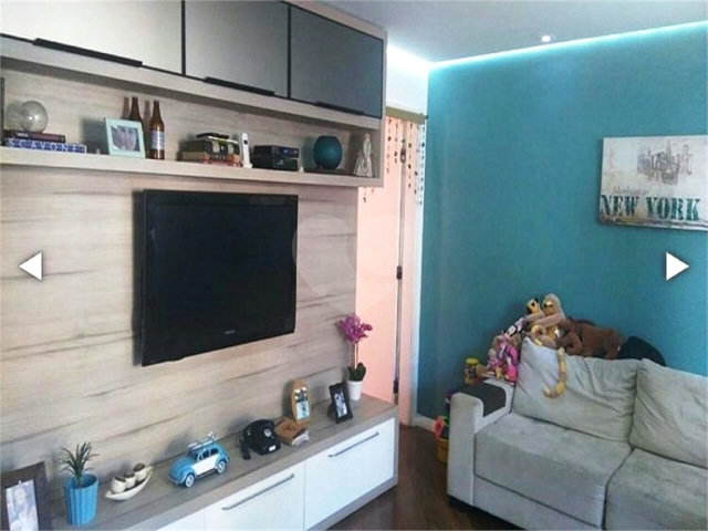 Casa à venda com 3 quartos, sendo 1 suíte,  no condomínio Flores de Laet, São Paulo - SP