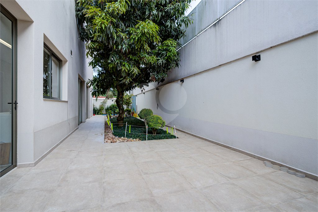 Casa à venda com 5 suítes em Jardim Cordeiro, São Paulo, SP