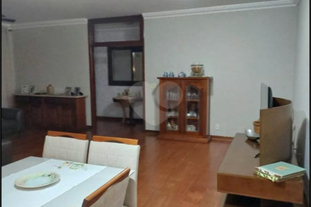 Apartamento à venda com 3 quartos, sendo 1 suíte, no Centro, Araraquara, SP