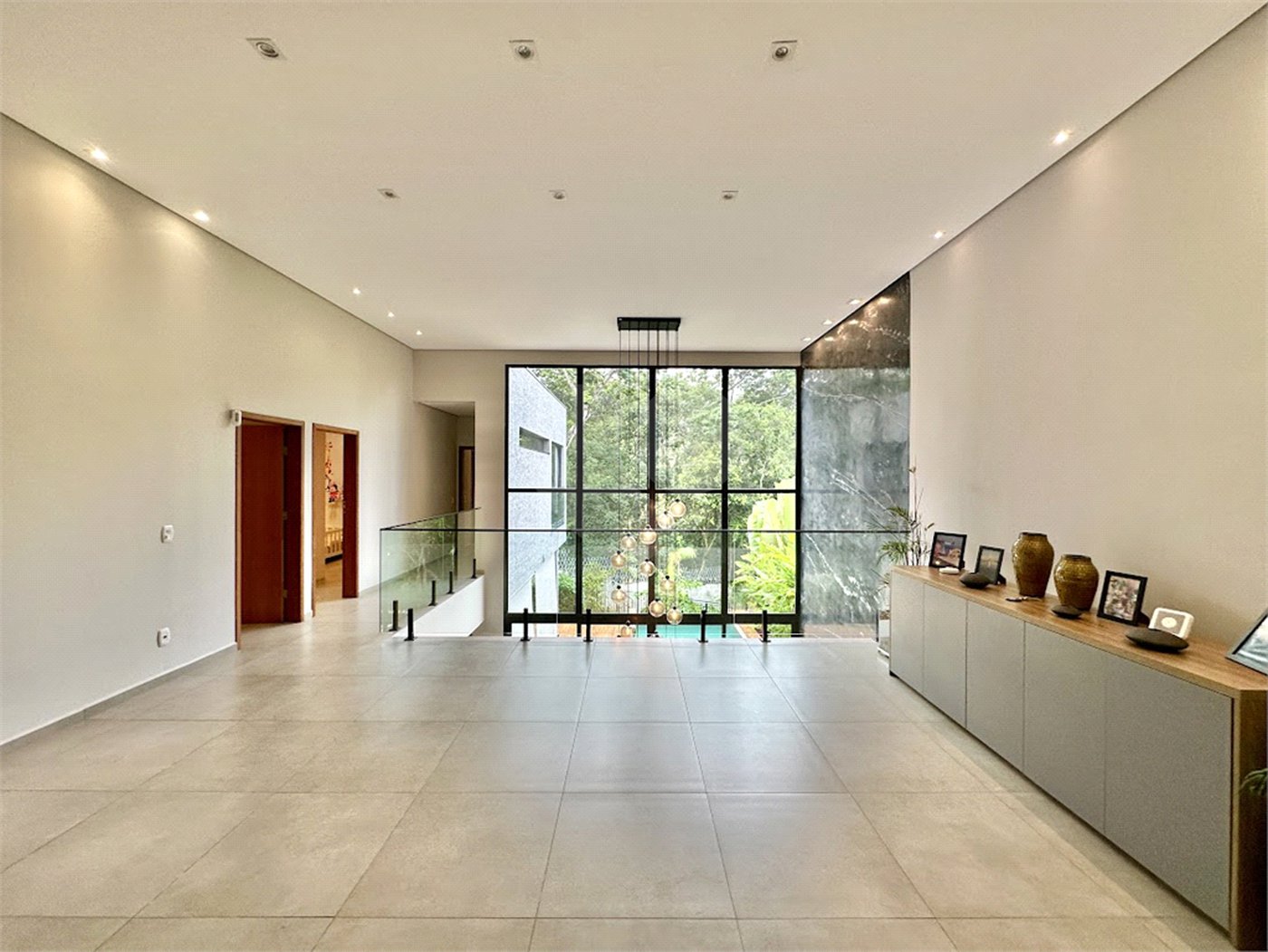 Casa à venda com 3 suítes no condomínio Reserva Santa Maria, Jandira - SP