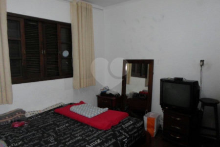 Casa à venda com 4 quartos, sendo 1 suíte, em Santana, São Paulo, SP