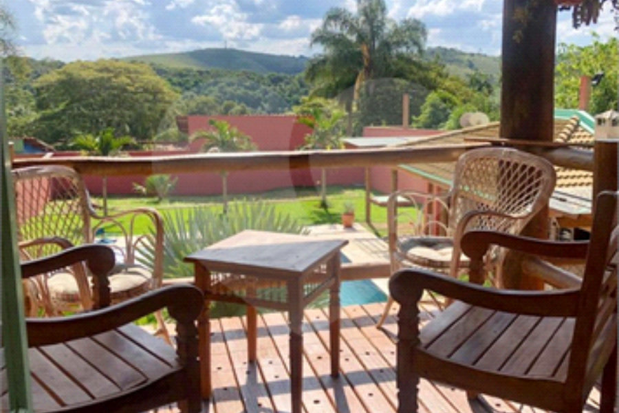 Casa à venda com 3 suítes no condomínio Chacarás Bela Vista, Mairiporã - SP