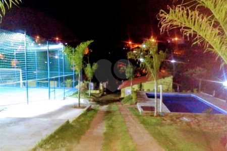 Chácara para alugar com 5 quartos, sendo 3 suítes, em Jardim Estância Brasil, Atibaia, SP