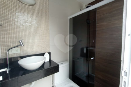 Casa à venda com 3 quartos, sendo 1 suíte, no condomínio Fazenda Cantagalo, Rio de Janeiro - RJ