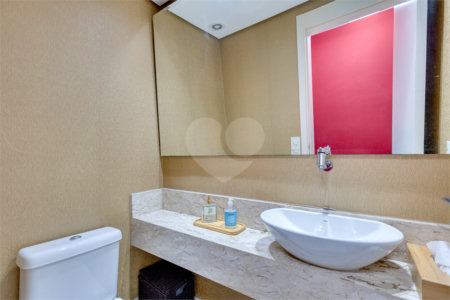 Apartamento à venda com 4 quartos, sendo 2 suítes, em Santo Amaro, São Paulo, SP